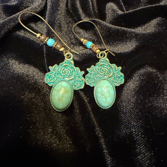 Elegant Turquoise and Gold Earrings - Picture 5 of 5